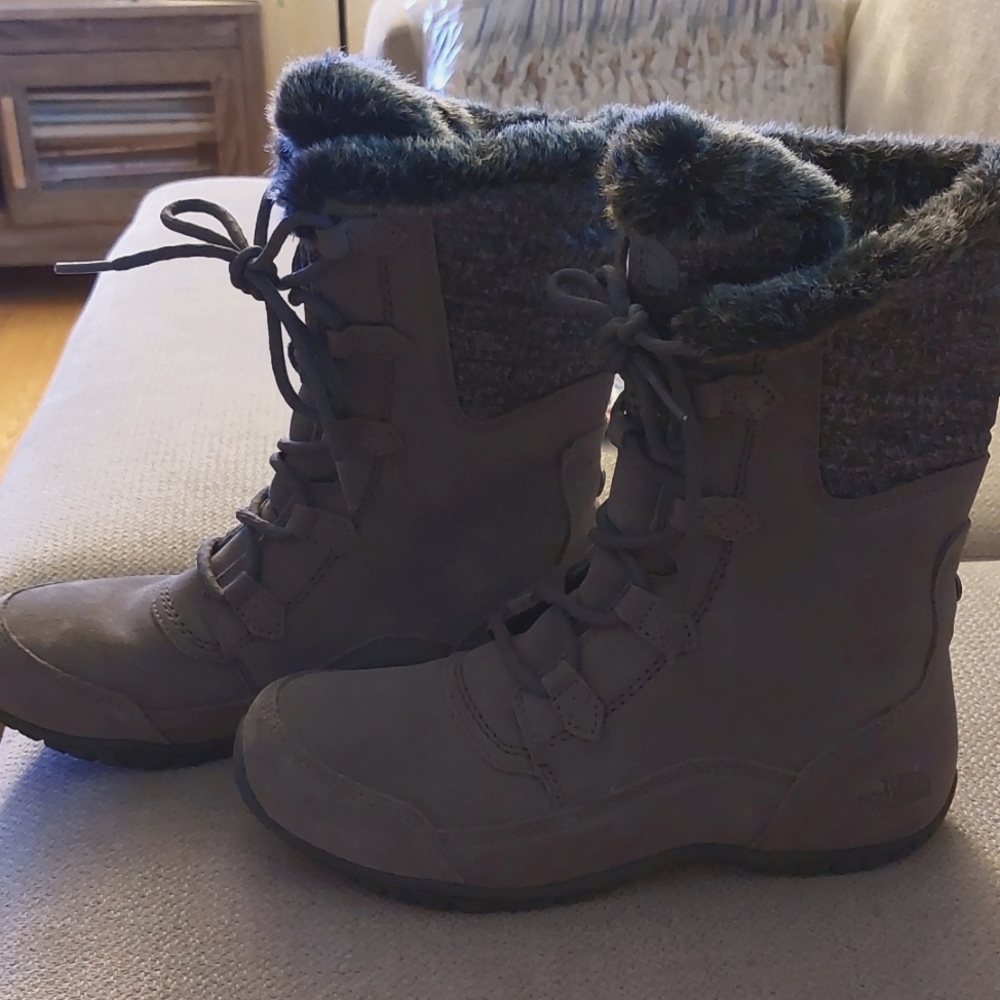 North Face Size 8 Women's Gray Boots